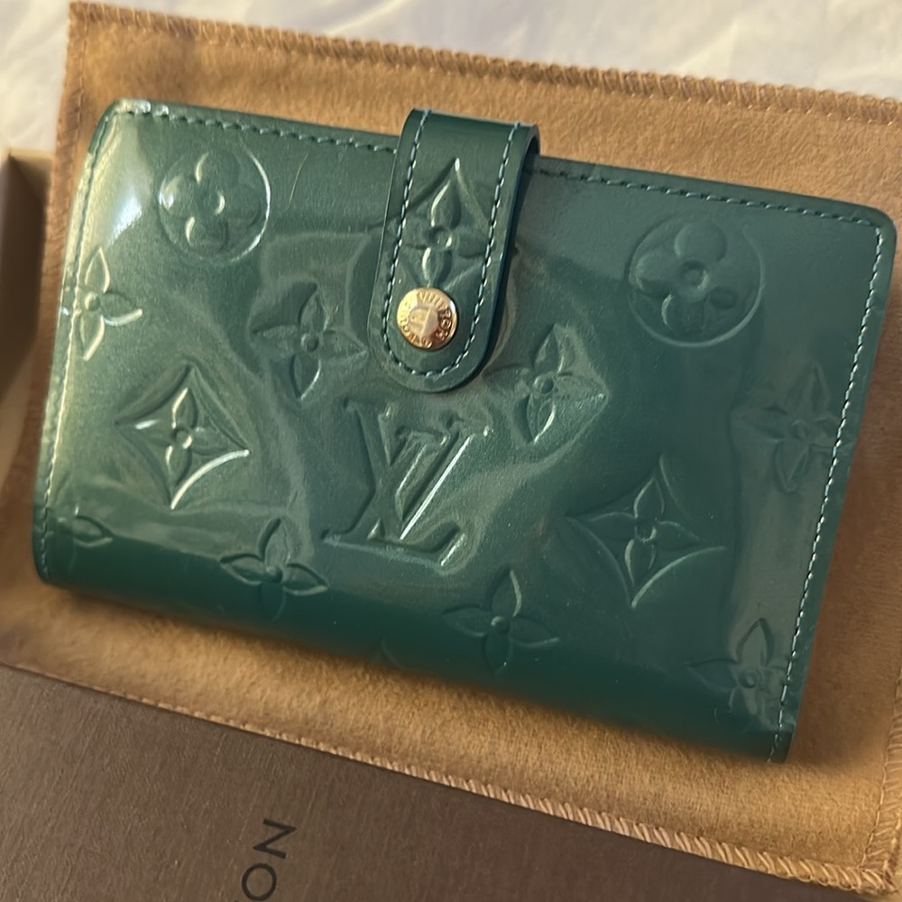Louis Vuitton Vernis Leather French Wallet - Picture 3 of 16